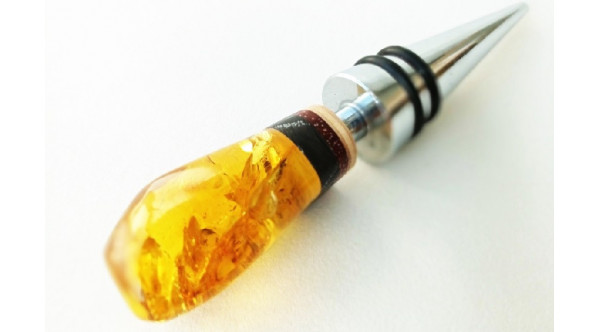 Amber wine stoppers, decors and other amber accessories to decorate your home